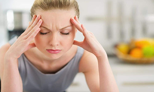 Rối loạn tiền đình gây ra những cơn đau đầu khó chịu